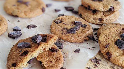 Healthy Dark Chocolate Almond Cookies